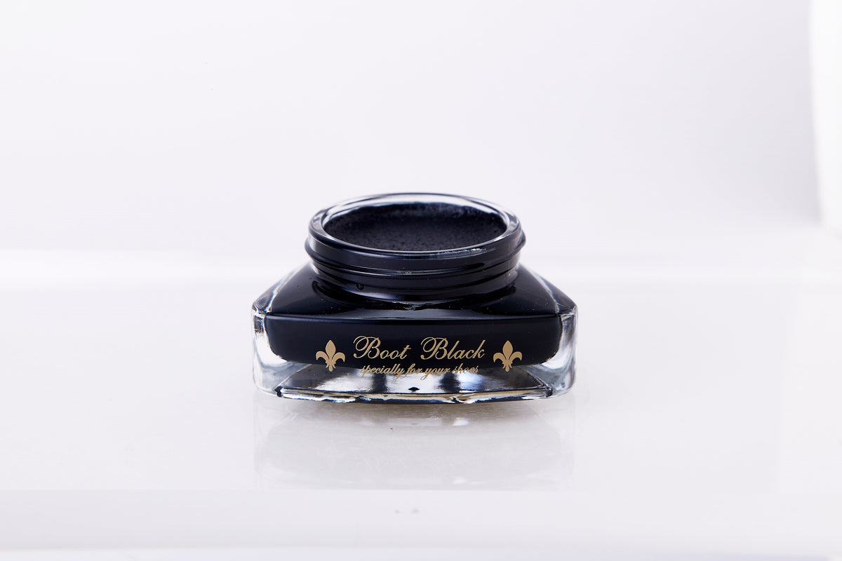 Boot Black Artist Palette — Black, open jar