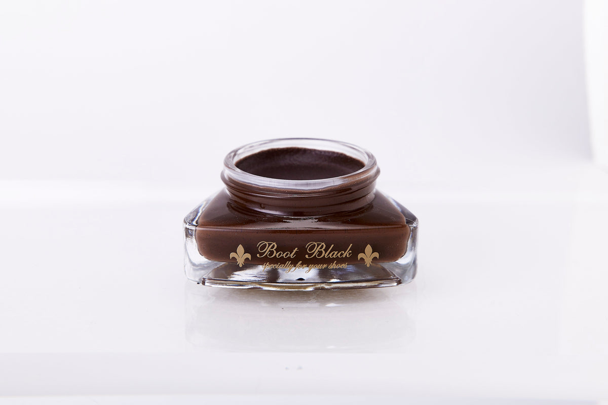 Boot Black Artist Palette — British Brown, open jar