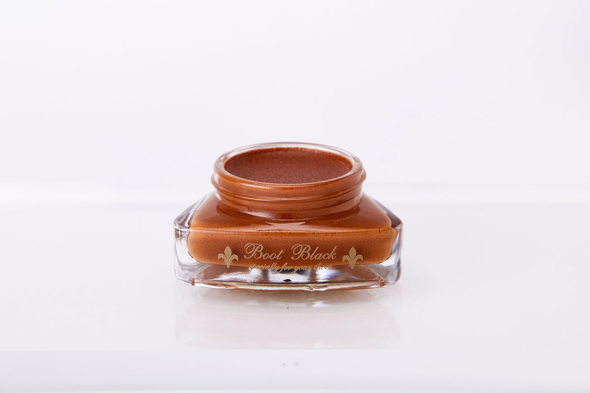 Boot Black Artist Palette — Cognac, open jar