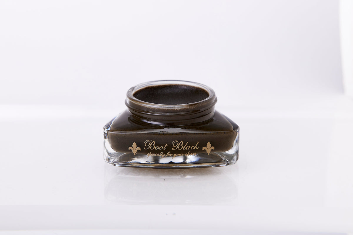 Boot Black Artist Palette — Safari, open jar