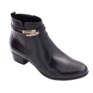 ESSENCE BLACK LEA